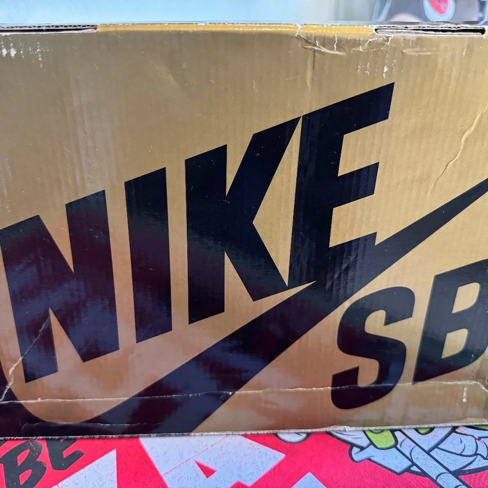 Nike Dunk High Pro SB ‘Dr. Feelgood’ – Mötley Crüe Fans & SB Heads, This One’s F - Picture 2 of 11